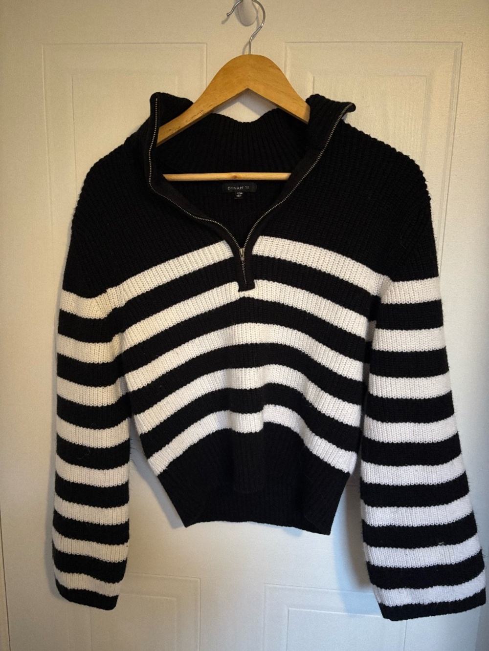 Dynamite Kniit Quarter Zip Pull Over Sweater XS